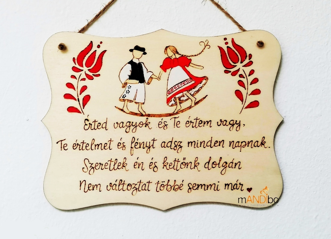 Magyaros mintás, néptáncos pirogravírozott kép eljegyzésre, esküvőre, évfordulóra