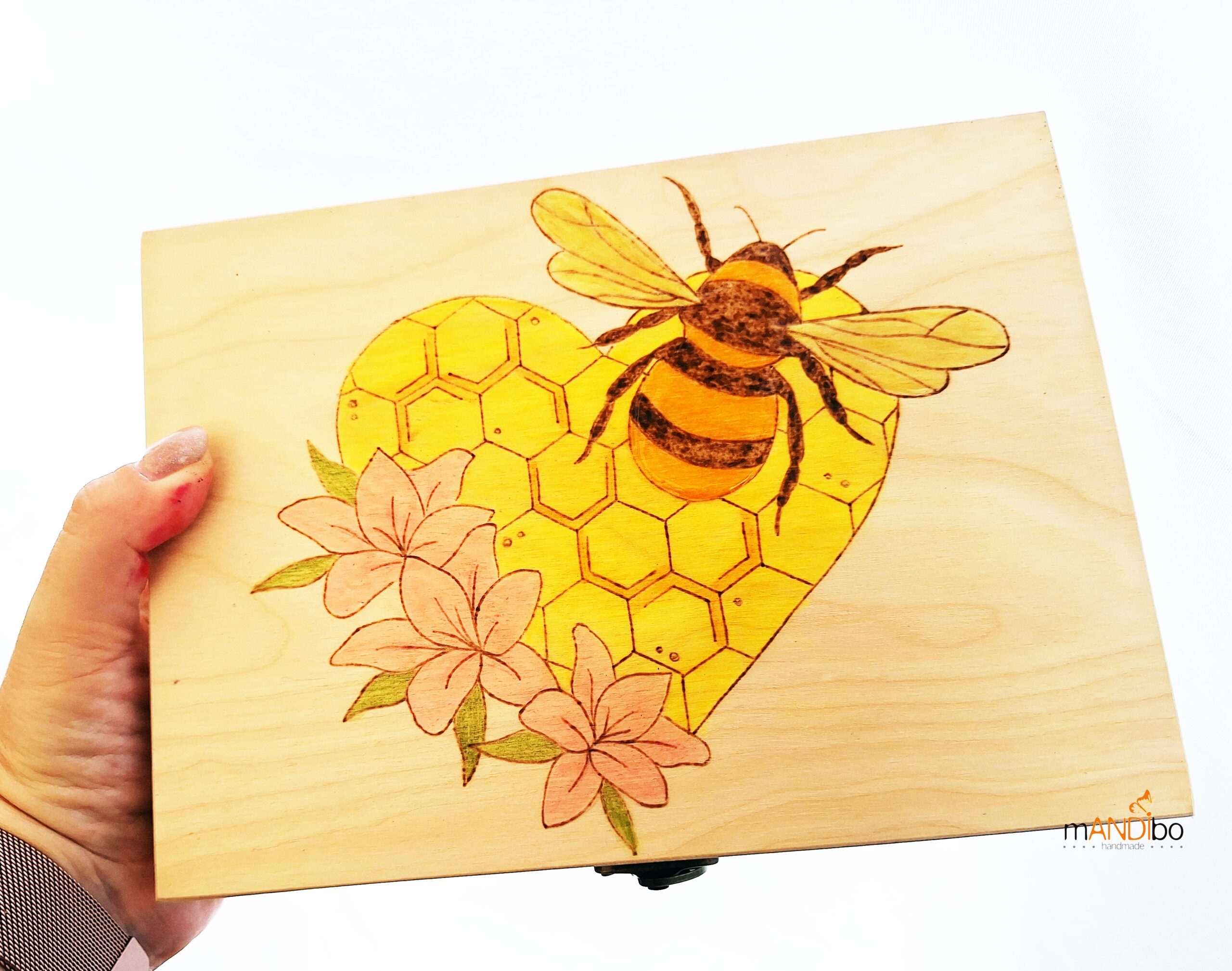 Méhecske és szív mintás doboz – Kézműves ajándék | mANDIbo handmade